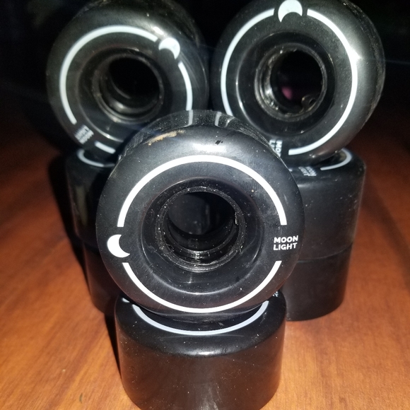 Moonlight rollerskate wheels - Picture 2 of 2